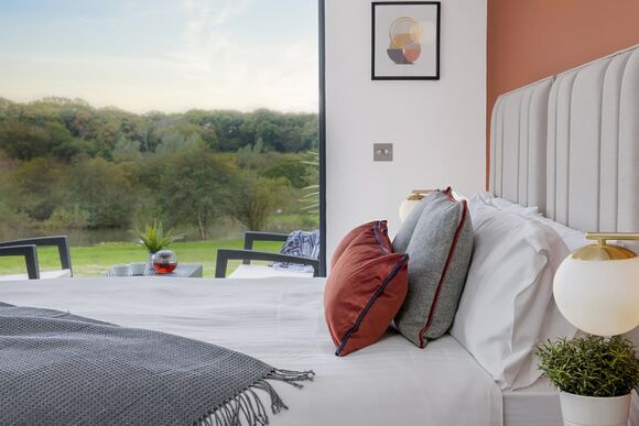 Valley Ground Floor Apartment Hot Tub - Clawford Lakes Resort and Spa, Clawton, Nr Holsworthy