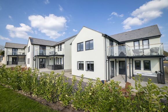 Lake Ground Floor Apartment Hot tub - Clawford Lakes Resort and Spa, Clawton, Nr Holsworthy