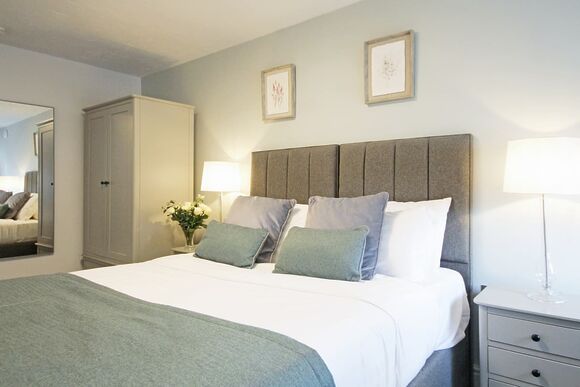 Lake Ground Floor Apartment Hot tub - Clawford Lakes Resort and Spa, Clawton, Nr Holsworthy