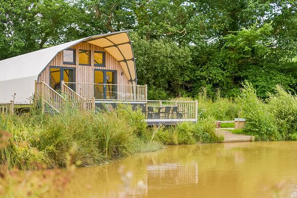 Luxury Cocoon - Clawford Lakes Resort and Spa, Clawton, Nr Holsworthy