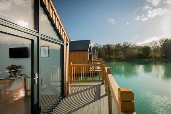 Lake Pod Plus - Clawford Lakes Resort and Spa, Clawton, Nr Holsworthy