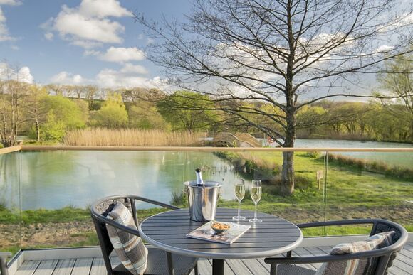 Orchard Deluxe Lakes Edge 2 Hot Tub Pet (Sleeps 6) - Clawford Lakes Resort and Spa, Clawton, Nr Holsworthy