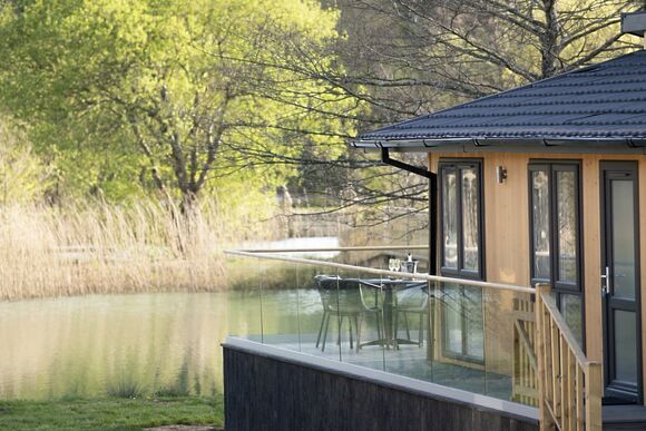 Orchard Deluxe Lakes Edge 2 Hot Tub Pet (Sleeps 6) - Clawford Lakes Resort and Spa, Clawton, Nr Holsworthy