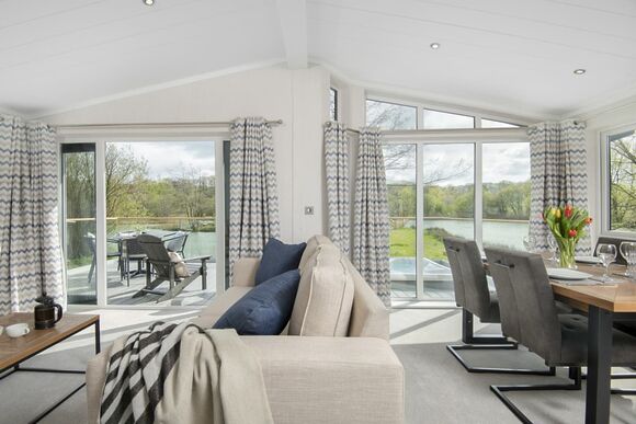 Orchard Deluxe Lakes Edge 2 Hot Tub Pet (Sleeps 6) - Clawford Lakes Resort and Spa, Clawton, Nr Holsworthy