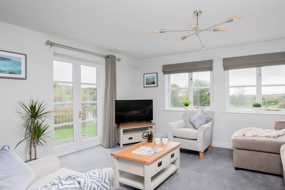 Accessible Lake Ground Floor Apartment Hot tub - Clawford Lakes Resort and Spa, Clawton, Nr Holsworthy