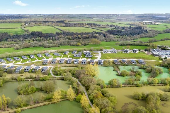 Orchard Luxury 2 CL Hot Tub Pet - Clawford Lakes Resort and Spa, Clawton, Nr Holsworthy