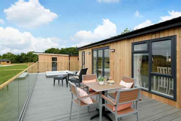 Orchard Luxury 2 CL Hot Tub Pet - Clawford Lakes Resort and Spa, Clawton, Nr Holsworthy