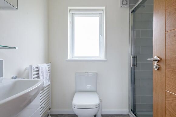 Orchard Luxury 2 CL Hot Tub Pet