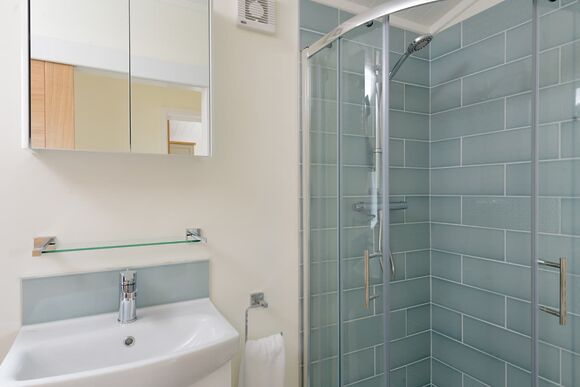 Orchard Luxury 2 CL Hot Tub Pet