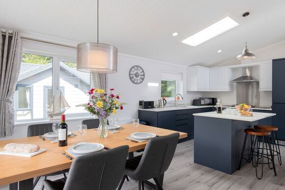 Orchard Deluxe Double Lakes Edge 3 Hot Tub Pet (sleeps 8) - Clawford Lakes Resort and Spa, Clawton, Nr Holsworthy