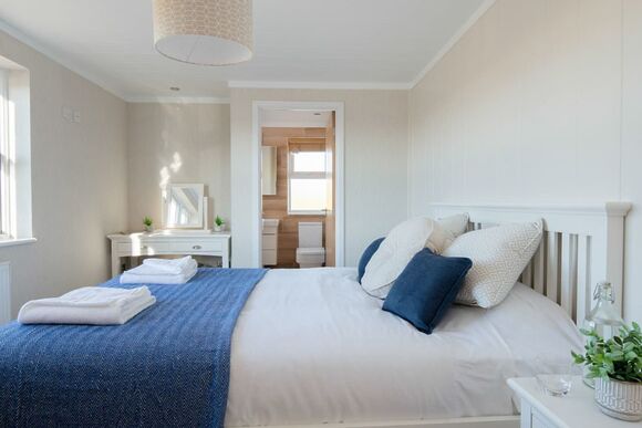 Orchard Deluxe Twin Lakes-Edge 3 Hot Tub Pet (sleeps 8) - Clawford Lakes Resort and Spa, Clawton, Nr Holsworthy