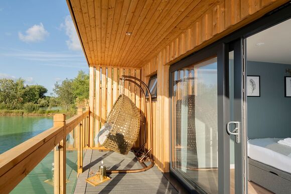 Signature Lake Pods - Clawford Lakes Resort and Spa, Clawton, Nr Holsworthy