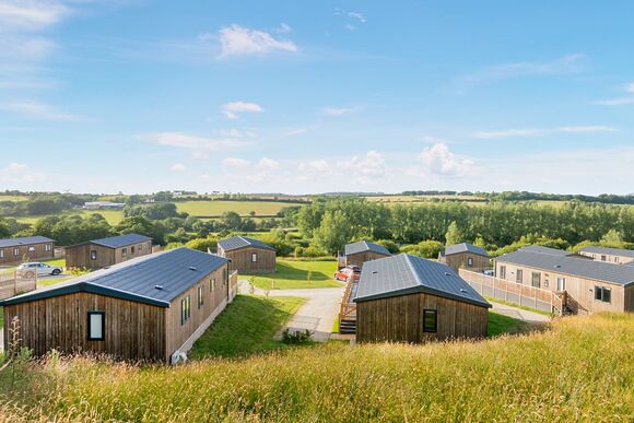 Meadow Deluxe Double 3 Hot Tub Pet - Clawford Lakes Resort and Spa, Clawton, Nr Holsworthy
