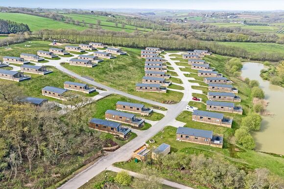 Meadow Deluxe Twin 3 Hot Tub Pet - Clawford Lakes Resort and Spa, Clawton, Nr Holsworthy