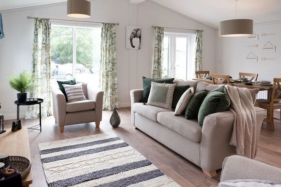 Orchard Deluxe 3 (Bunk Beds) Hot Tub Pet - Clawford Lakes Resort and Spa, Clawton, Nr Holsworthy