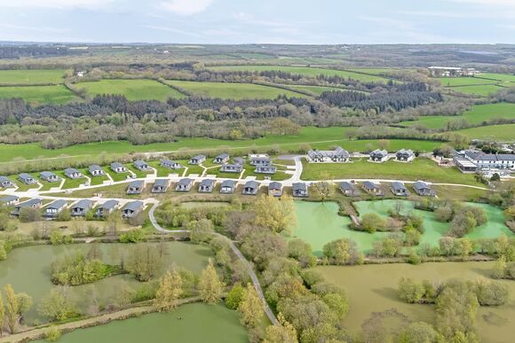 Orchard Deluxe 2 Pet HT - Clawford Lakes Resort and Spa, Clawton, Nr Holsworthy