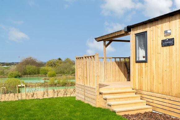 Please note: All imagery shown is a representation only. Style, decor and exact views vary by lodge 