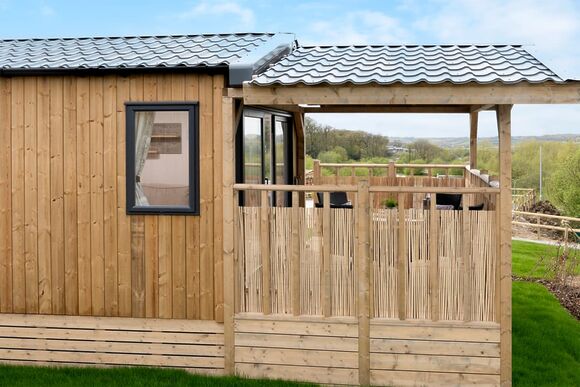 Please note: All imagery shown is a representation only. Style, decor and exact views vary by lodge 