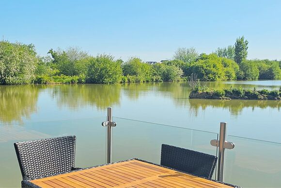 Floating Lodge with Mezzanine - Clawford Lakes Resort and Spa, Clawton, Nr Holsworthy