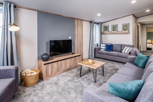 Heron 2 Lodge Lakeview Hot Tub (Pet) - Clawford Lakes Resort and Spa, Clawton, Nr Holsworthy