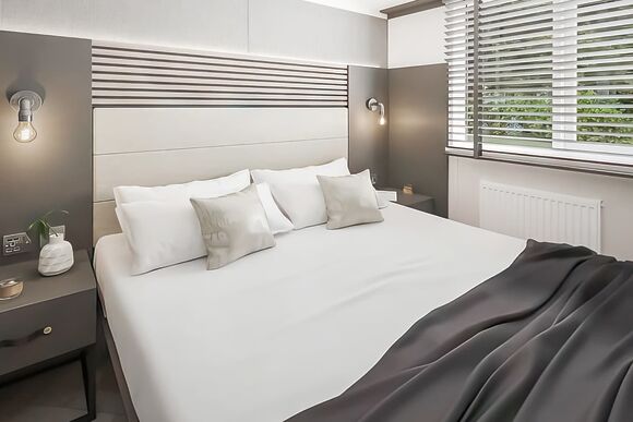 Heron 2 Lodge Lakeview Hot Tub (Pet) - Clawford Lakes Resort and Spa, Clawton, Nr Holsworthy