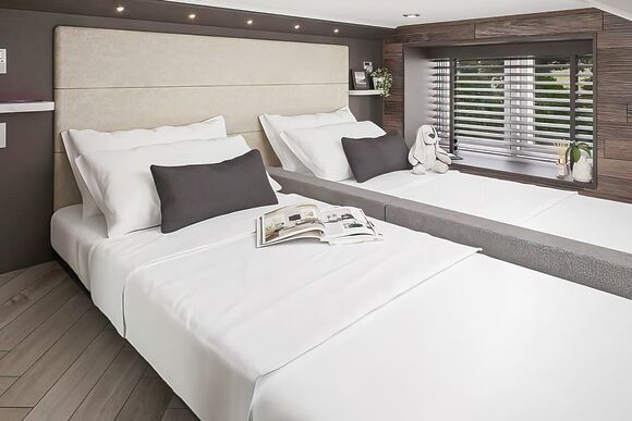 Heron 2 Lodge Lakeview Hot Tub (Pet) - Clawford Lakes Resort and Spa, Clawton, Nr Holsworthy