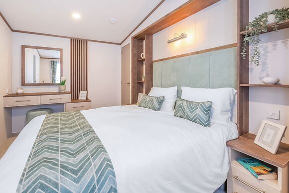 Oak 2 Holiday Home Centre Lounge Hot Tub (Pet) - Clawford Lakes Resort and Spa, Clawton, Nr Holsworthy