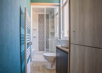 Burst of Blue 8 Berth Hot Tub (Pet) - Cleethorpes Pearl Holiday Park, Humberston, Nr Cleethorpes