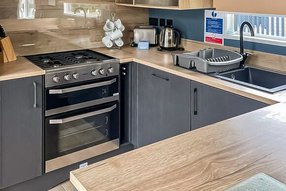 Oakwood 7 Berth - Cleethorpes Pearl Holiday Park, Humberston, Nr Cleethorpes