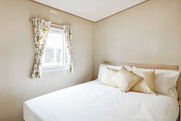 8 Berth Comfort Caravan - Cleethorpes Pearl Holiday Park, Humberston, Nr Cleethorpes