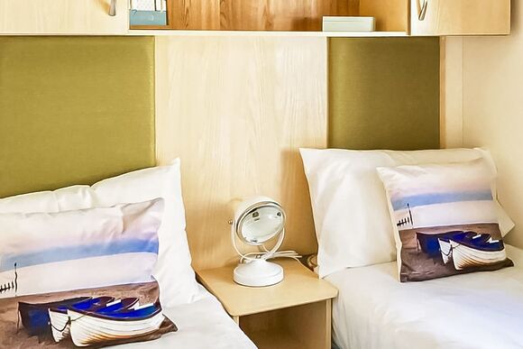 8 Berth Superior Caravan (Pet) - Cleethorpes Pearl Holiday Park, Humberston, Nr Cleethorpes