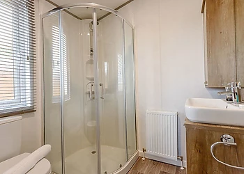Larch Lodge Spa (Pet) 