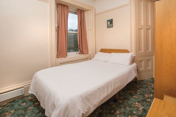 1 Bed Manor Apartment - Combe Martin Beach, Combe Martin