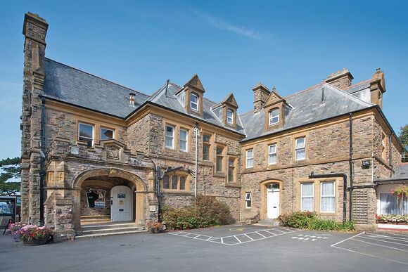 2 Bed Manor Apartment - Combe Martin Beach, Combe Martin