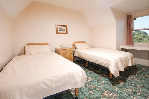 2 Bed Manor Apartment - Combe Martin Beach, Combe Martin