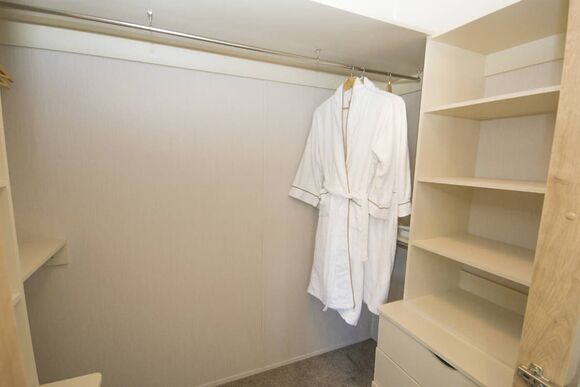 Platinum 2 Lodge (Pet Friendly) - Coghurst Hall, Hastings