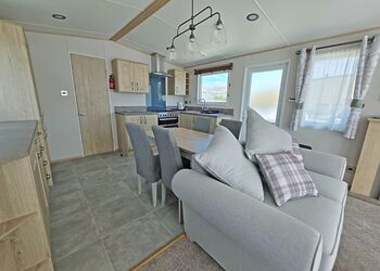 Platinum 8 caravan Hot tub - Coastfields Holiday Village, Ingoldmells, Skegness