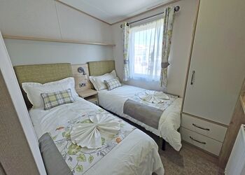 Platinum 8 caravan Hot tub - Coastfields Holiday Village, Ingoldmells, Skegness