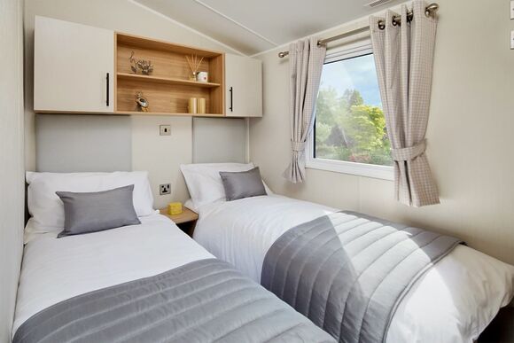 Platinum 8 Caravan - Coastfields Holiday Village, Ingoldmells, Skegness