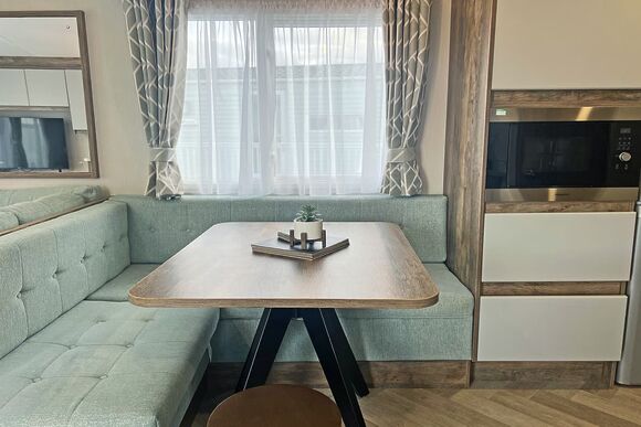 Platinum 6 Caravan - Coastfields Holiday Village, Ingoldmells, Skegness