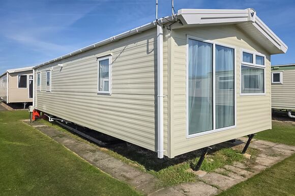 Brand New Luxury Silver Caravan - Coastfields Holiday Village, Ingoldmells, Skegness