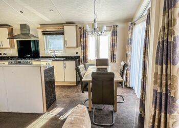 Colliery Lodge 2 Spa - Colliery Lane Lodges, Swadlincote, Nr Ashby-de-la-Zouch