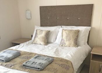 Colliery Lodge Wheelchair Friendly - Colliery Lane Lodges, Swadlincote, Nr Ashby-de-la-Zouch