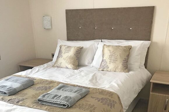 Colliery Lodge Wheelchair Friendly - Colliery Lane Lodges, Swadlincote, Nr Ashby-de-la-Zouch