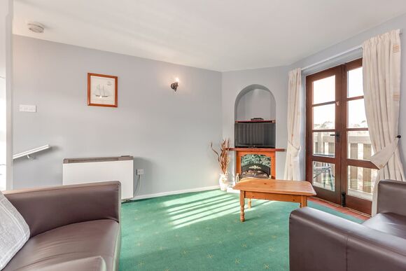 Ayton Cottage - Captain Cook&rsquo;s Haven, Larpool, Whitby