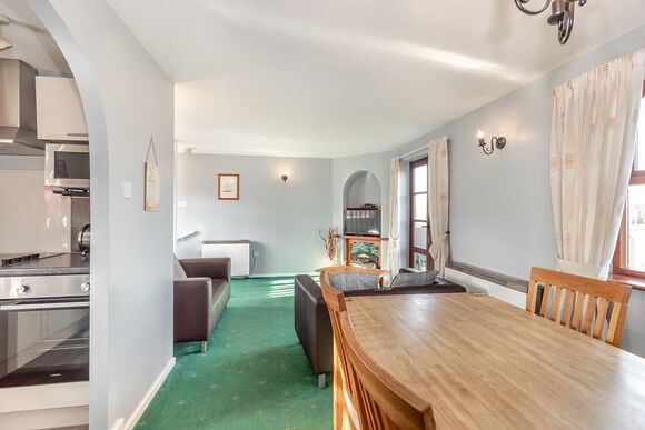 Ayton Cottage - Captain Cook&rsquo;s Haven, Larpool, Whitby