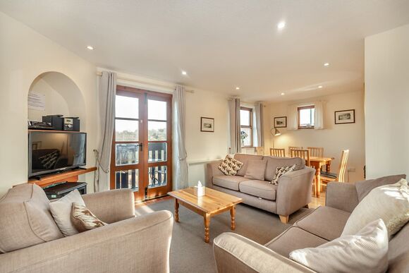 Discovery Cottage - Captain Cook&rsquo;s Haven, Larpool, Whitby