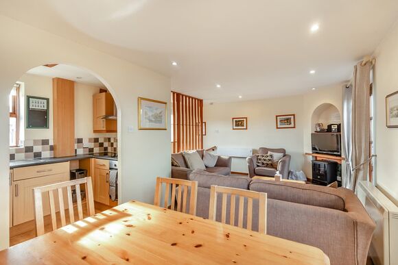 Discovery Cottage - Captain Cook&rsquo;s Haven, Larpool, Whitby