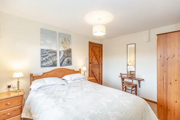 Discovery Cottage - Captain Cook&rsquo;s Haven, Larpool, Whitby