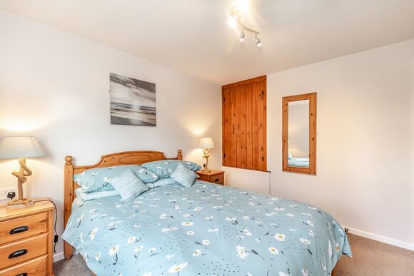 Navigator Cottage - Captain Cook&rsquo;s Haven, Larpool, Whitby